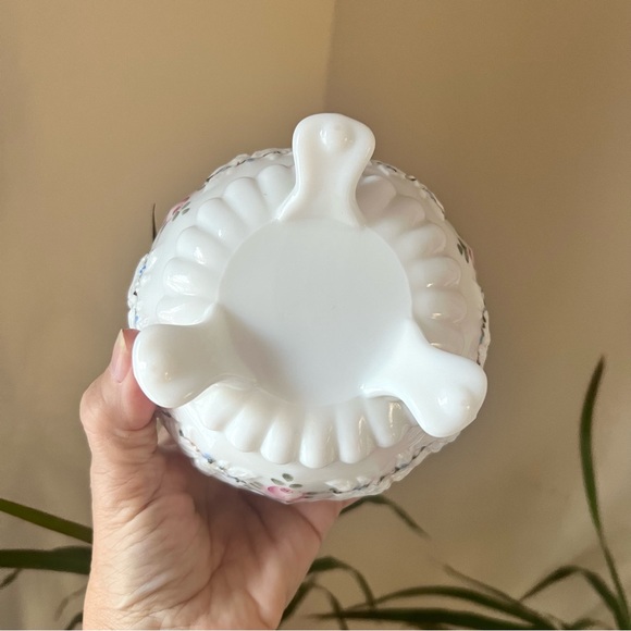 Westmoreland painted milk glass candy dish feminine raised grape motif l… - Picture 6 of 9